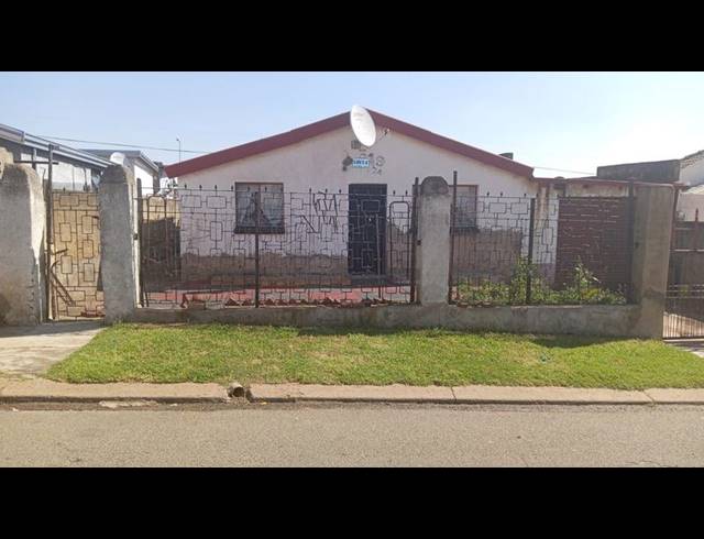 2 BEDROOM HOUSE FOR SALE IN JABAVU